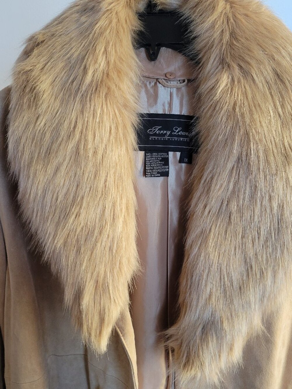 Terry Lewis Classic Luxuries 1X Leather Coat Removable Faux Fur Collar & Cuffs